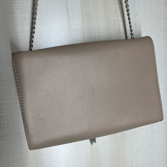 Badgley Mischka taupe tan purse silver chain‎ - Picture 9 of 11